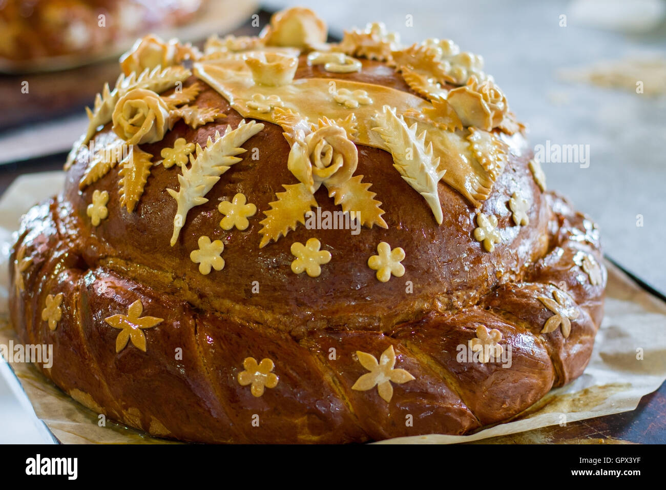 Dekorierte Brotlaib. Stockfoto