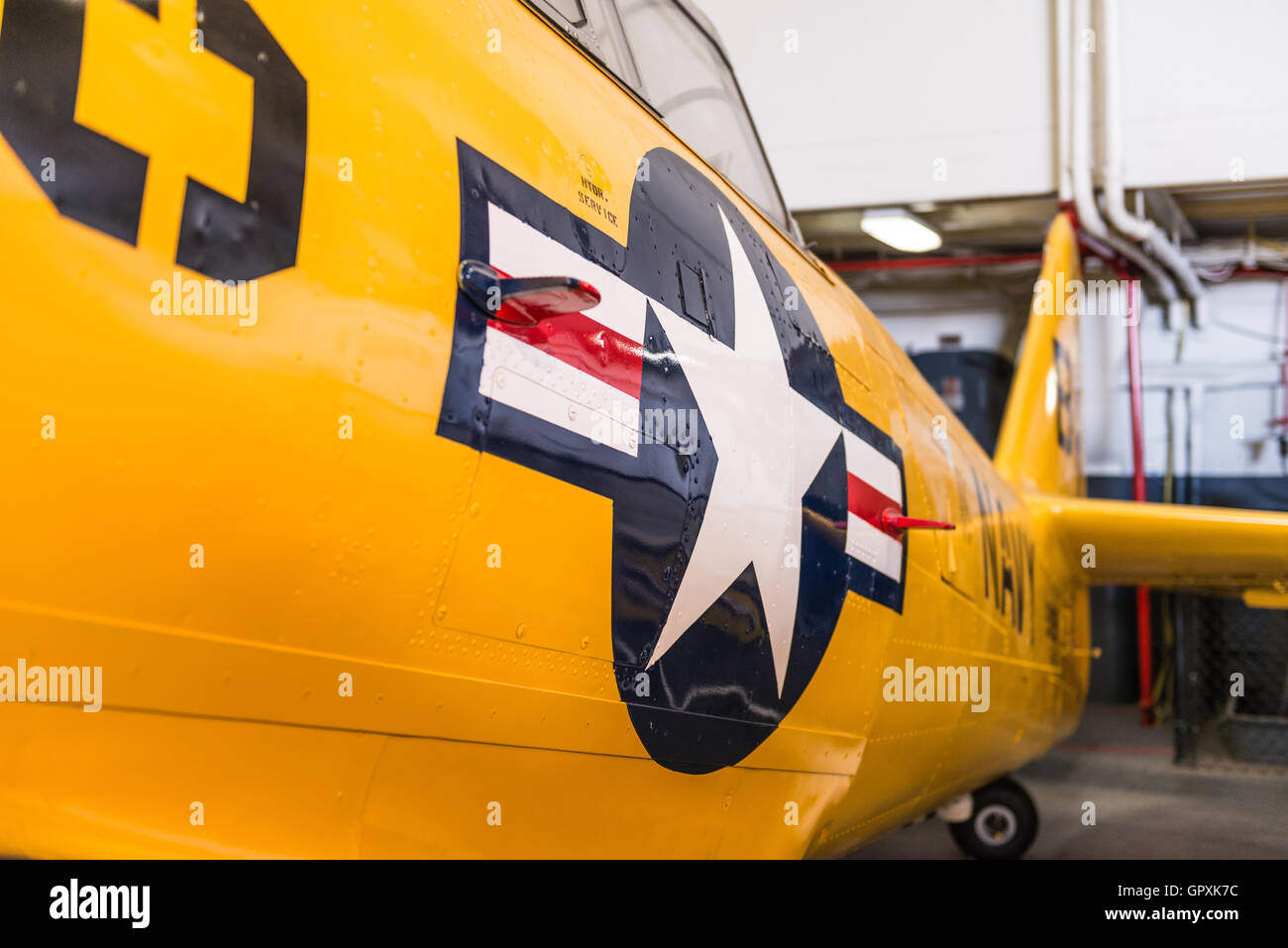 Dem zweiten Weltkrieg Flugzeuge, die USS Midway Museum ist ein maritimes Museum am Navy Pier in San Diego. Stockfoto