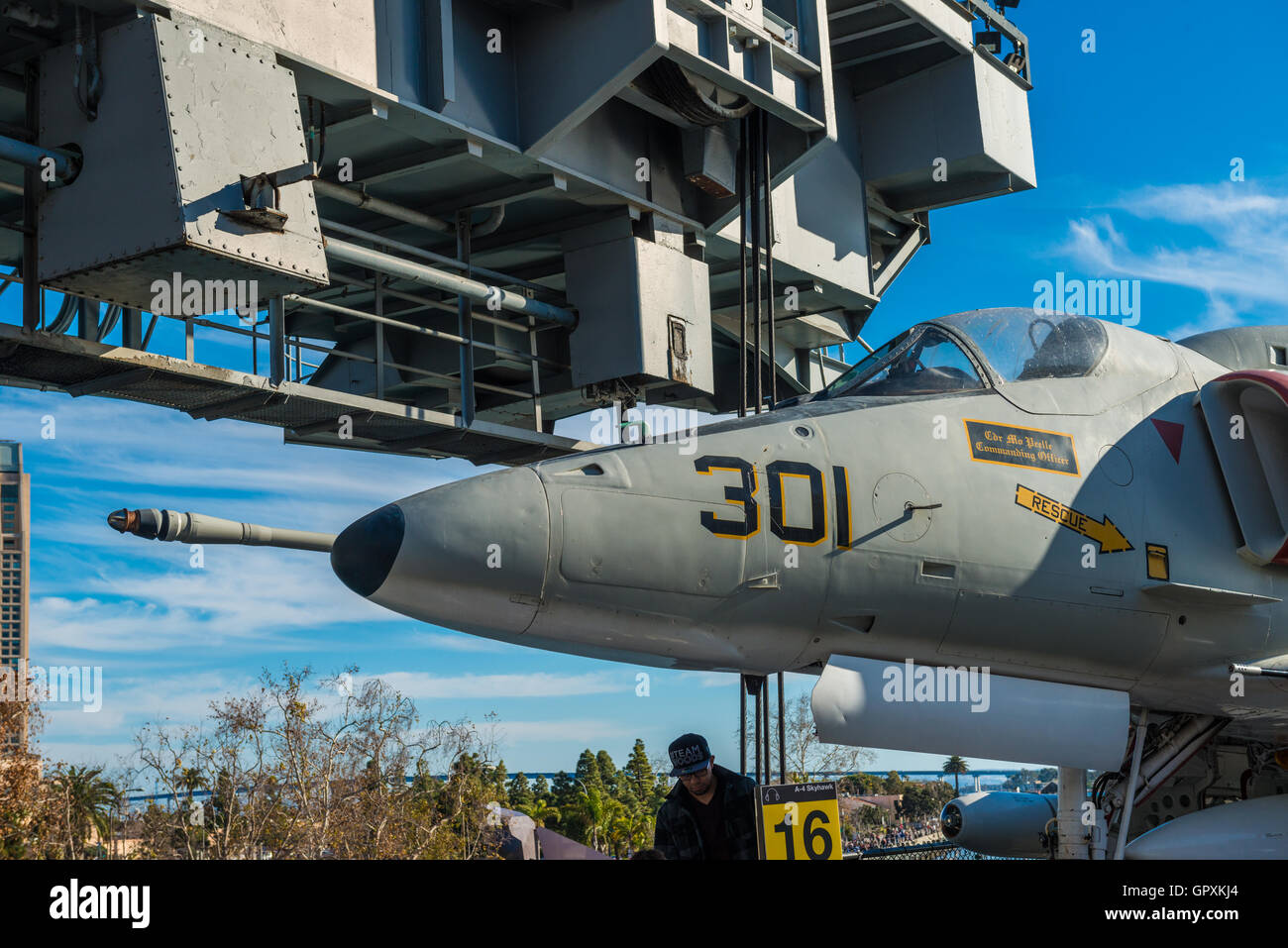 Dem zweiten Weltkrieg Flugzeuge, die USS Midway Museum ist ein maritimes Museum am Navy Pier in San Diego. Stockfoto