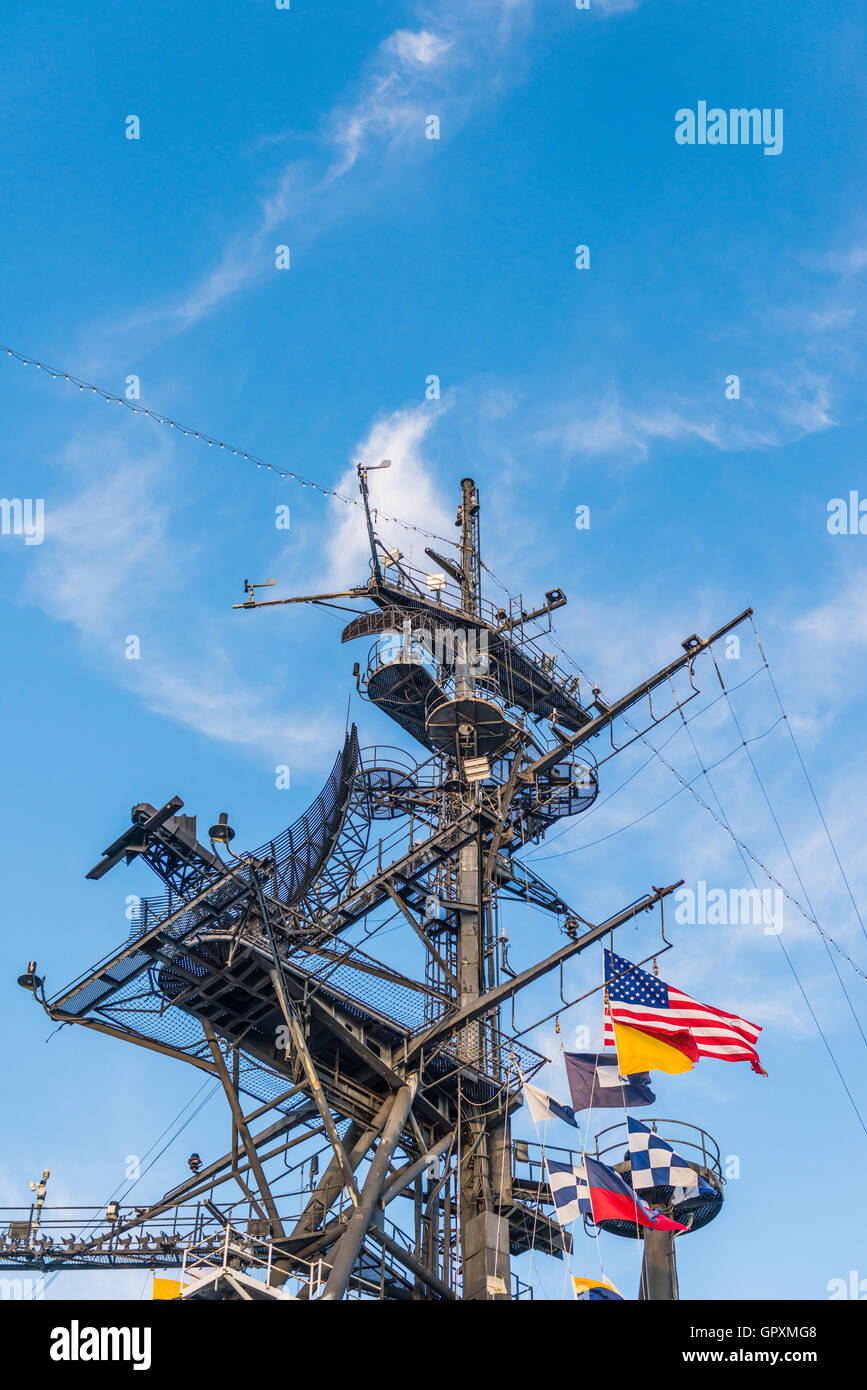 Die USS Midway Museum ist ein maritimes Museum am Navy Pier in San Diego. Stockfoto
