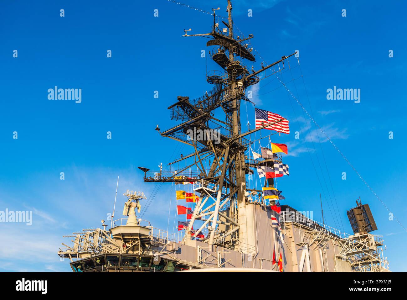 Die USS Midway Museum ist ein maritimes Museum am Navy Pier in San Diego. Stockfoto