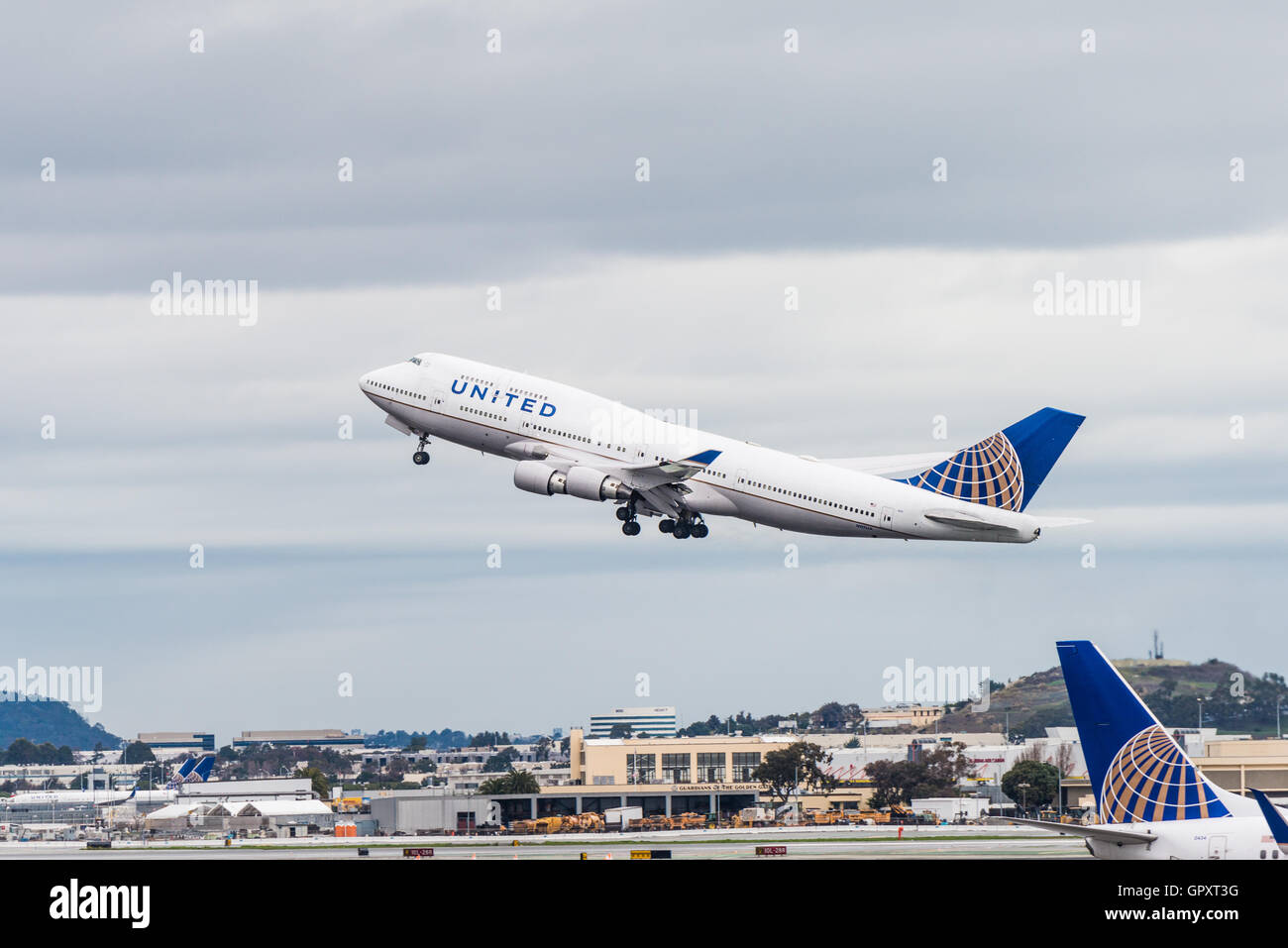 United Airlines Boeing 747 Flugzeug beim San Francisco International Airport-Start Stockfoto
