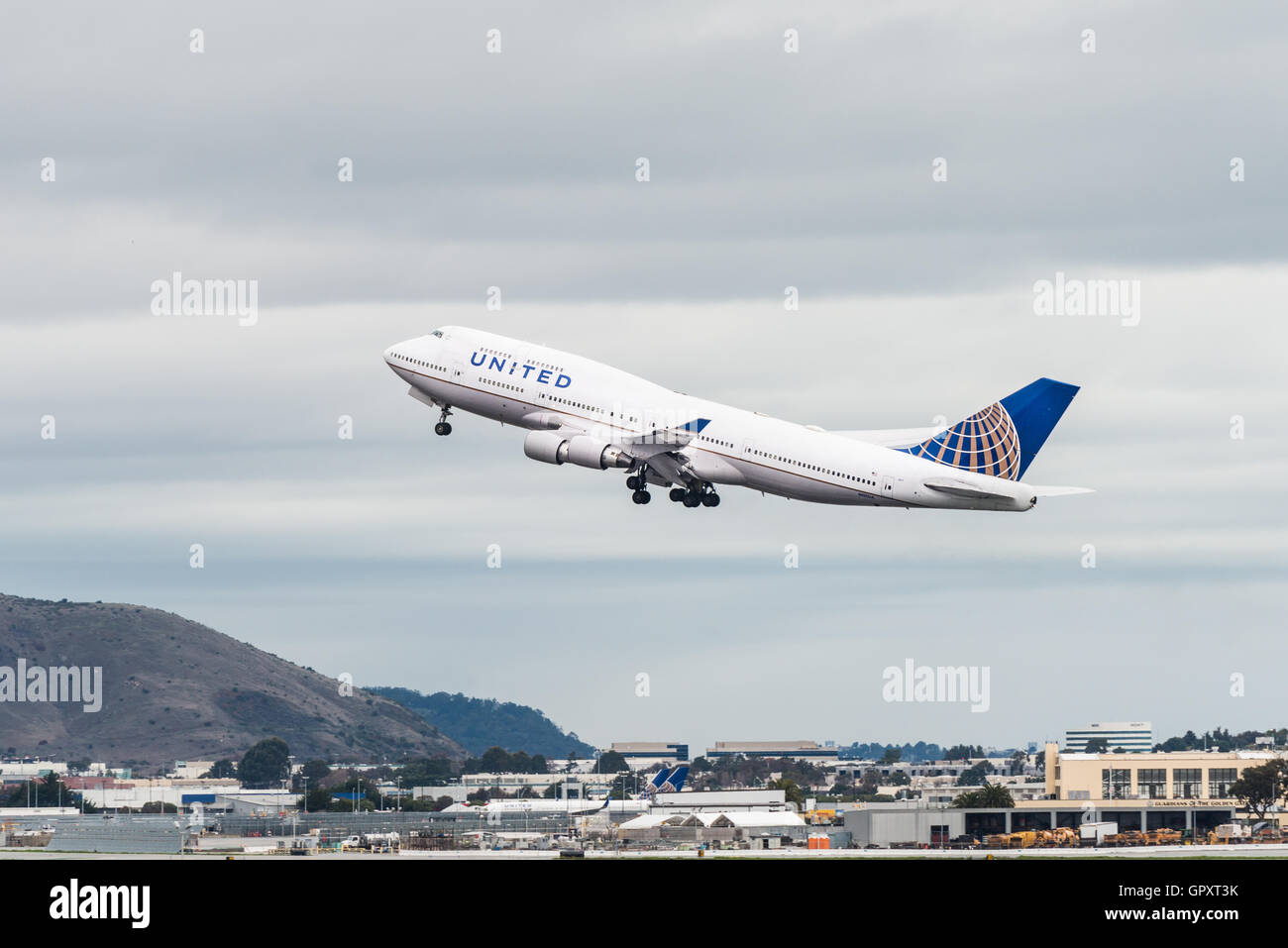 United Airlines Boeing 747 Flugzeug beim San Francisco International Airport-Start Stockfoto