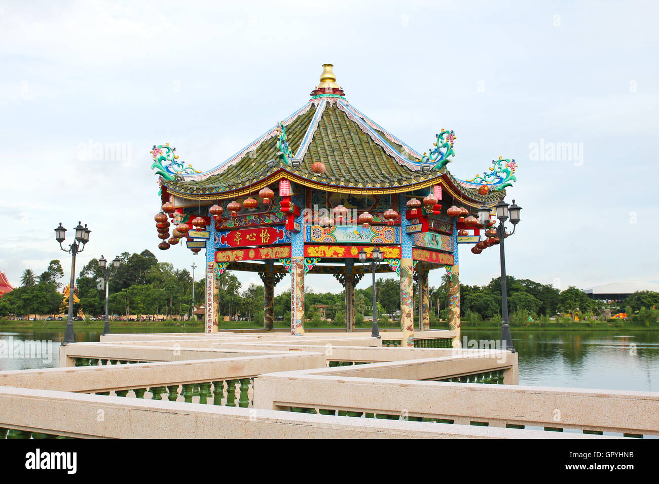 Bangkok tempel teich Fotos und Bildmaterial in hoher Auflösung Alamy