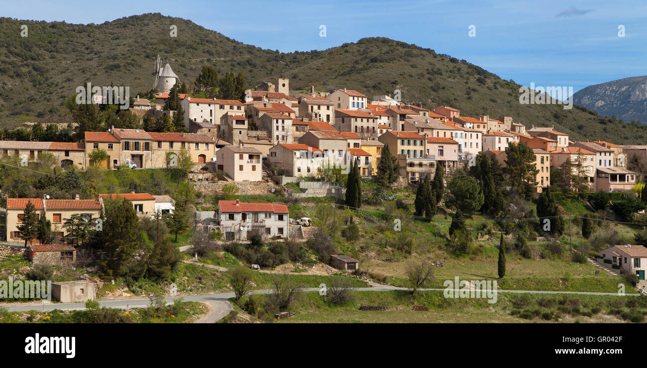 Mittelalterliche Dorf Cucugnan in Aude, Languedoc-Roussillon, Frankreich. Stockfoto