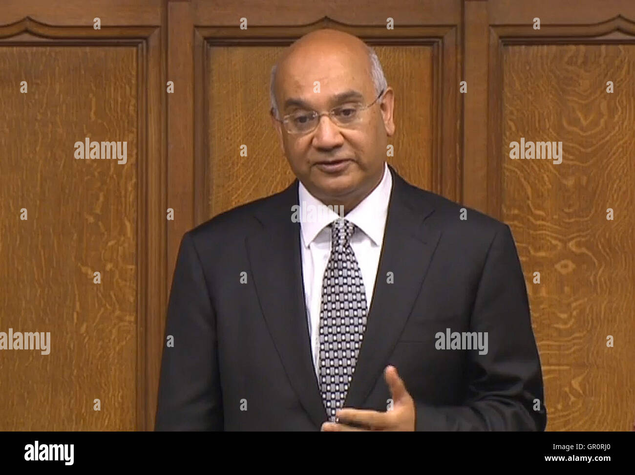 Labour MP Keith Vaz spricht im House Of Commons, London. Stockfoto