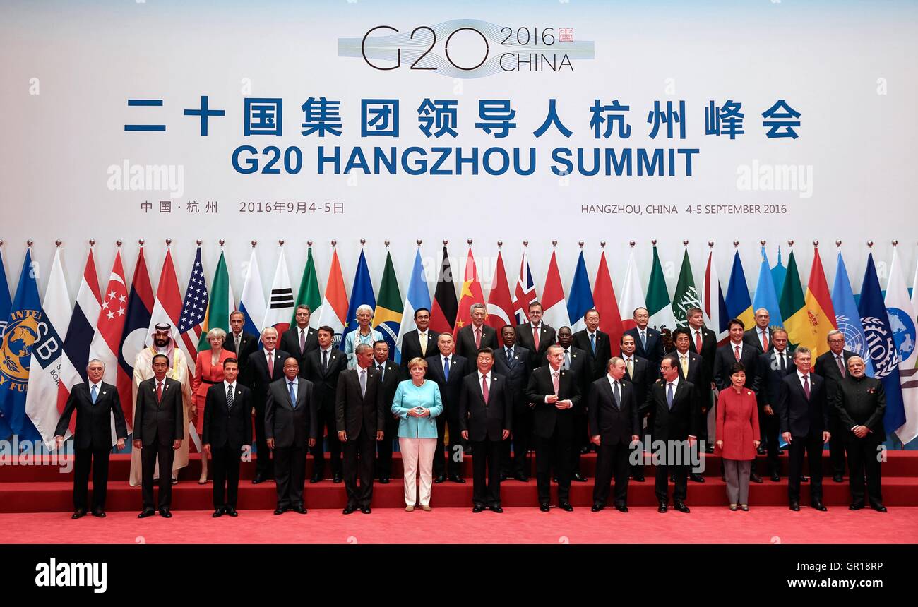 Hangzhou, China. 5. September 2016. Weltführer stehen für ein Gruppenfoto während der Eröffnungsveranstaltung des G20-Gipfels am International Expo Center 4. September 2016 in Hangzhou, China. Bildnachweis: Planetpix/Alamy Live-Nachrichten Stockfoto