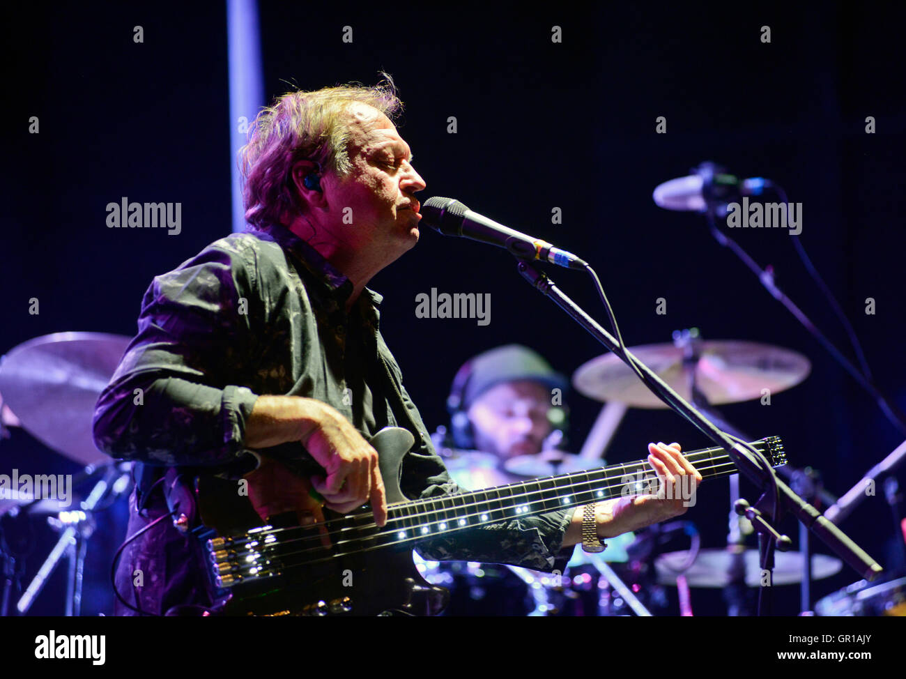 Britische Band Level 42 hatte ihr erste Konzert in Buenos Aires. Foto: Bassist und Verbot Führer Mark King Stockfoto