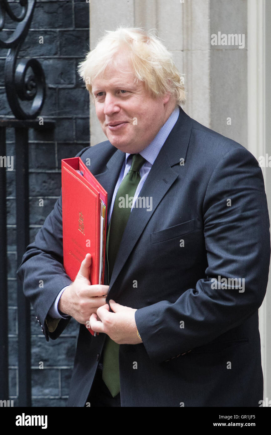 London, UK. 6. September 2016. Auswärtige und Commonwealth-Sekretariat Boris Johnson verlässt 10 Downing Street, nach der wöchentlichen Kabinettssitzung. Bildnachweis: Paul Davey/Alamy Live-Nachrichten Stockfoto