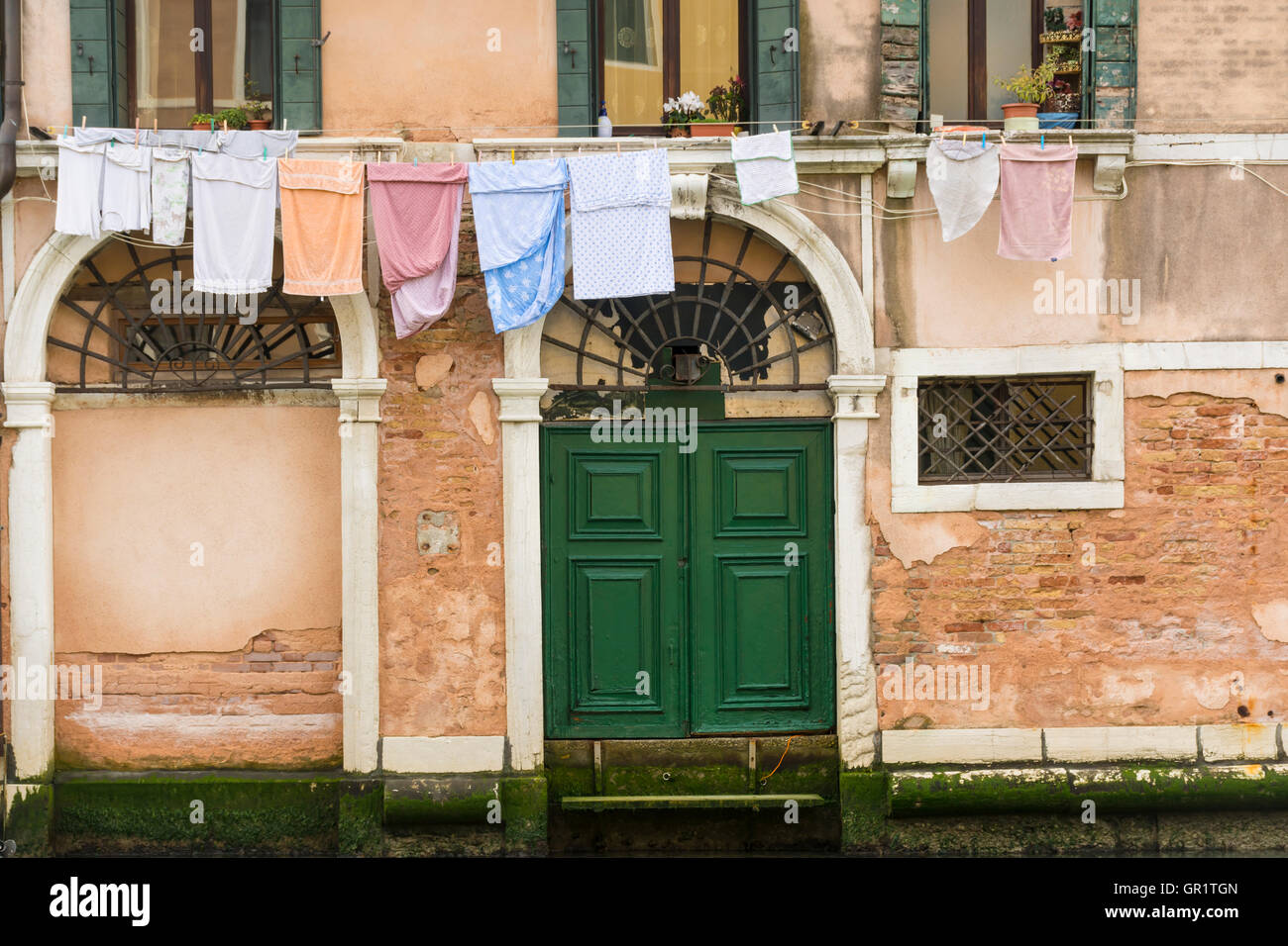 Landschaft der hängende Kleidung in Venedig, Italien Stockfoto