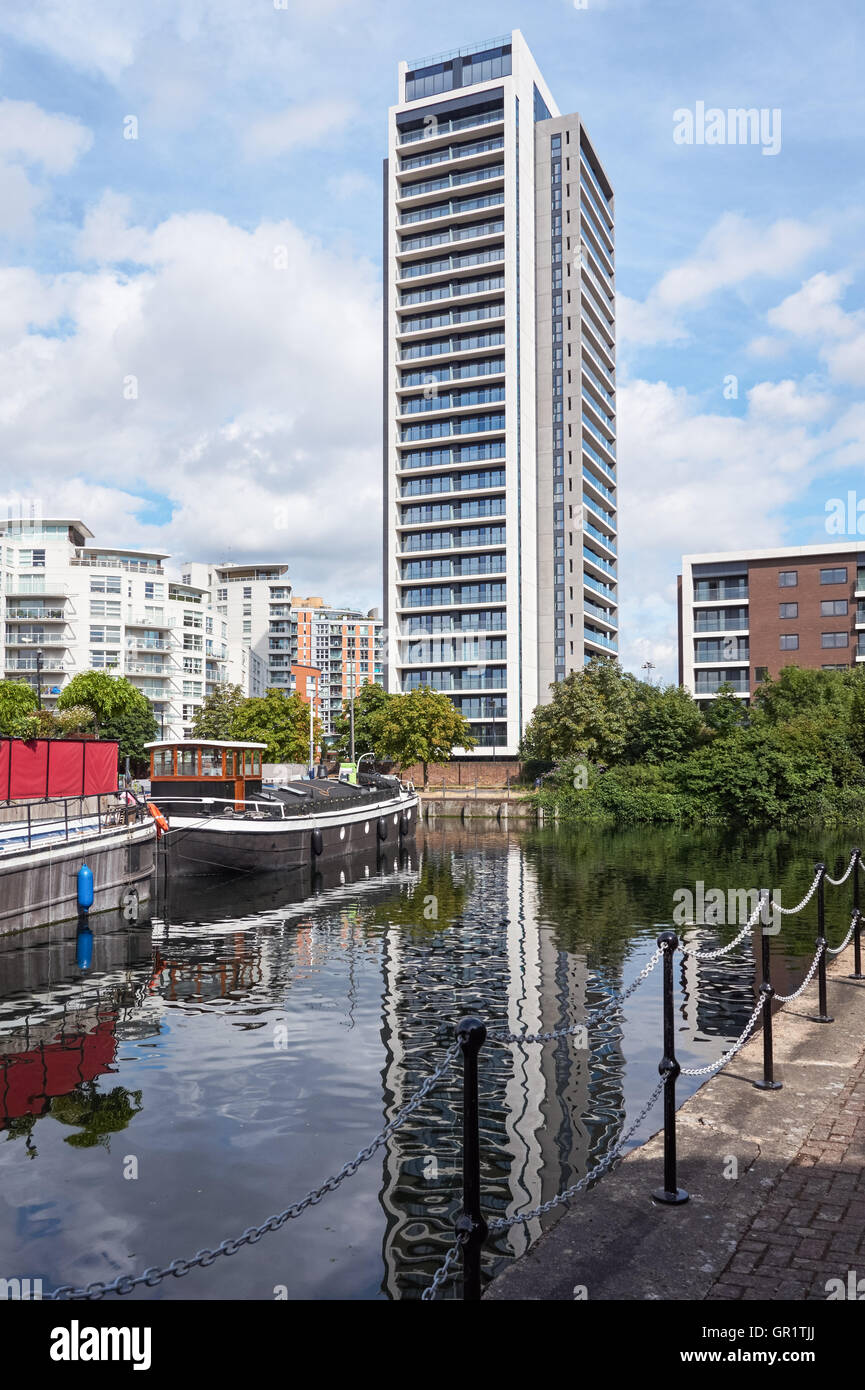 Horizonte Turm moderne Luxus-Wohnungen in Poplar Dock Marina in London England Vereinigtes Königreich Großbritannien Stockfoto