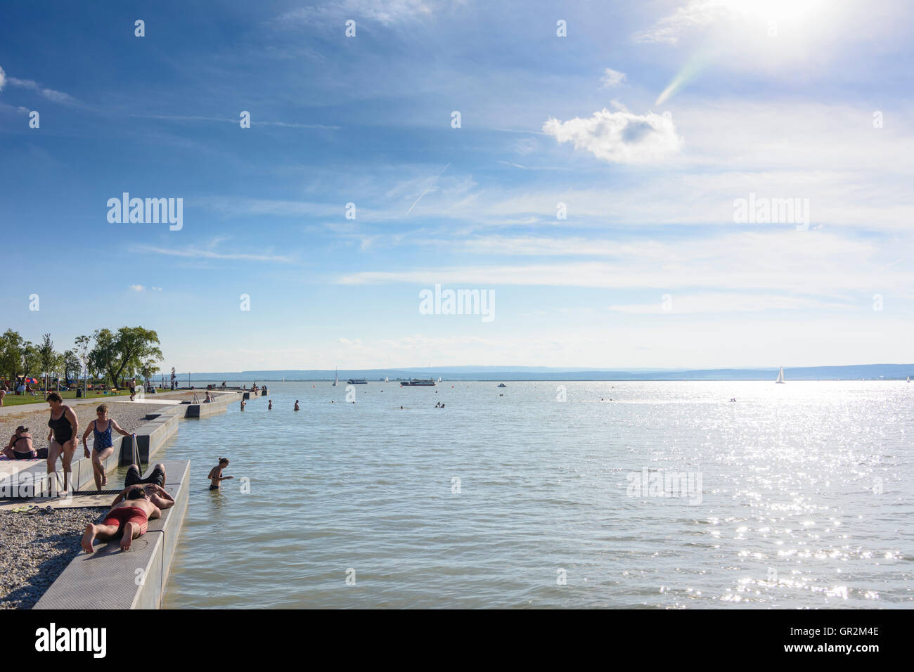 Illmitz: öffentliche Baden Strand Lido, Neusiedler See, Neusiedler See, Schwimmer, Segelboot, Sonnenanbeter, Österreich, Burgenland, Stockfoto
