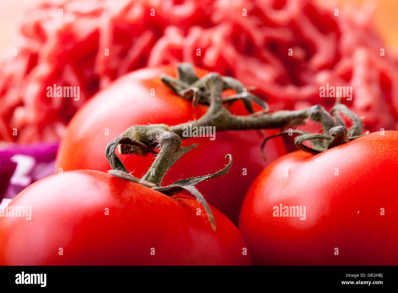 Tomaten, Hackfleisch Rind für Bolognese Stockfoto