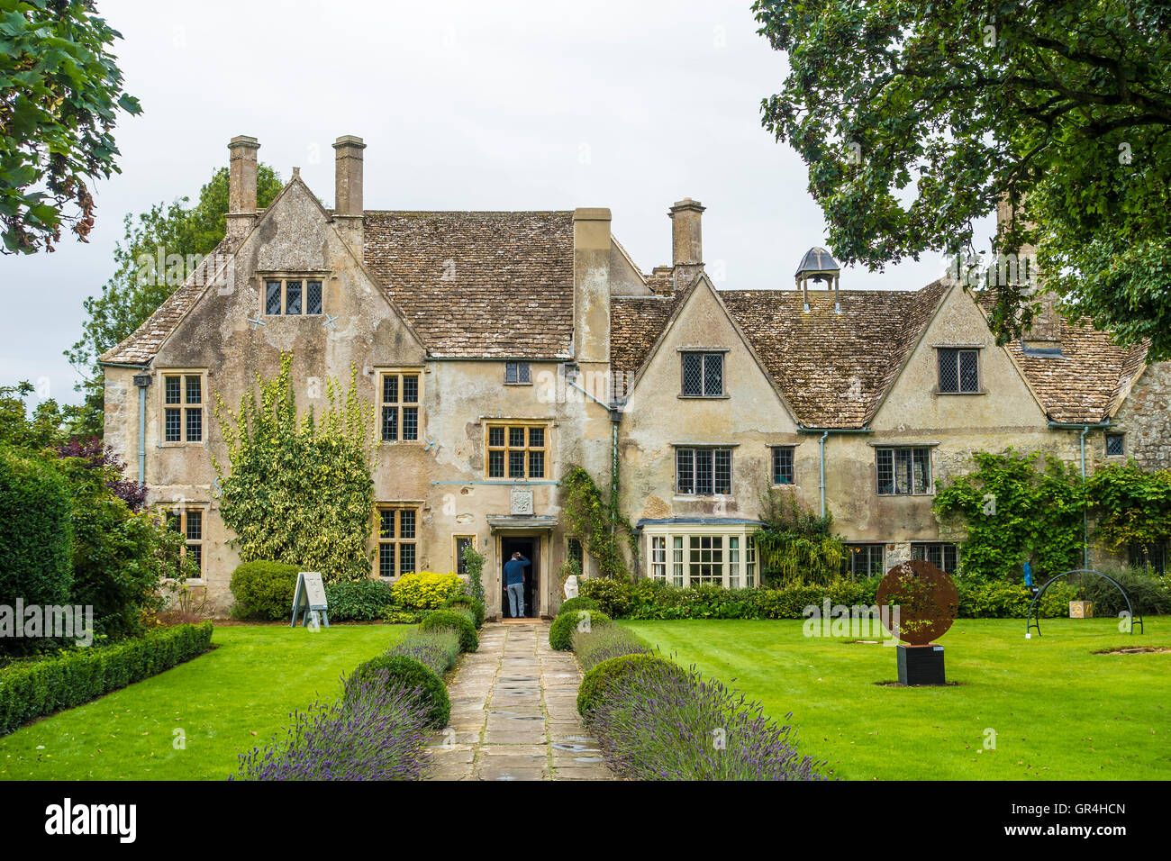 Avebury Manor & Garten bestehend aus einem Grade I aufgeführten Herrenhaus aus dem 16. Jahrhundert und den umliegenden Garten. Stockfoto