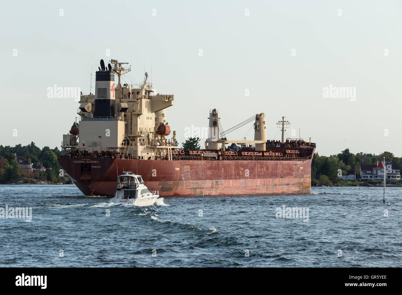 Eine große Frachtschiff auf den St.-Lorenz-Seeweg Stockfotografie - Alamy