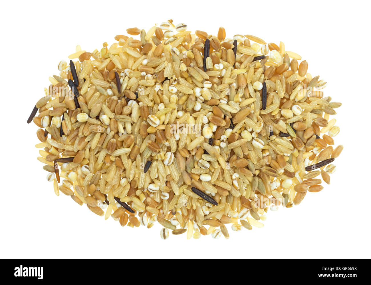 Draufsicht auf einen Teil von mehreren Sorten von Reis und Getreide auf einem weißen Hintergrund. Stockfoto