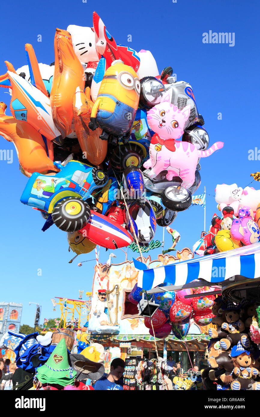 Viele farbige Luftballons am Oktoberfest München 2015, Bayern, Deutschland, Europa Stockfoto