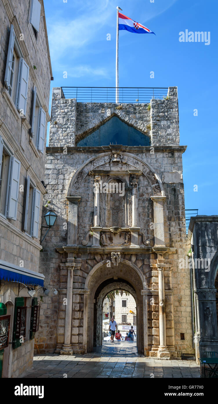 Korcula Eingang der alten Stadt und Turm Stockfoto