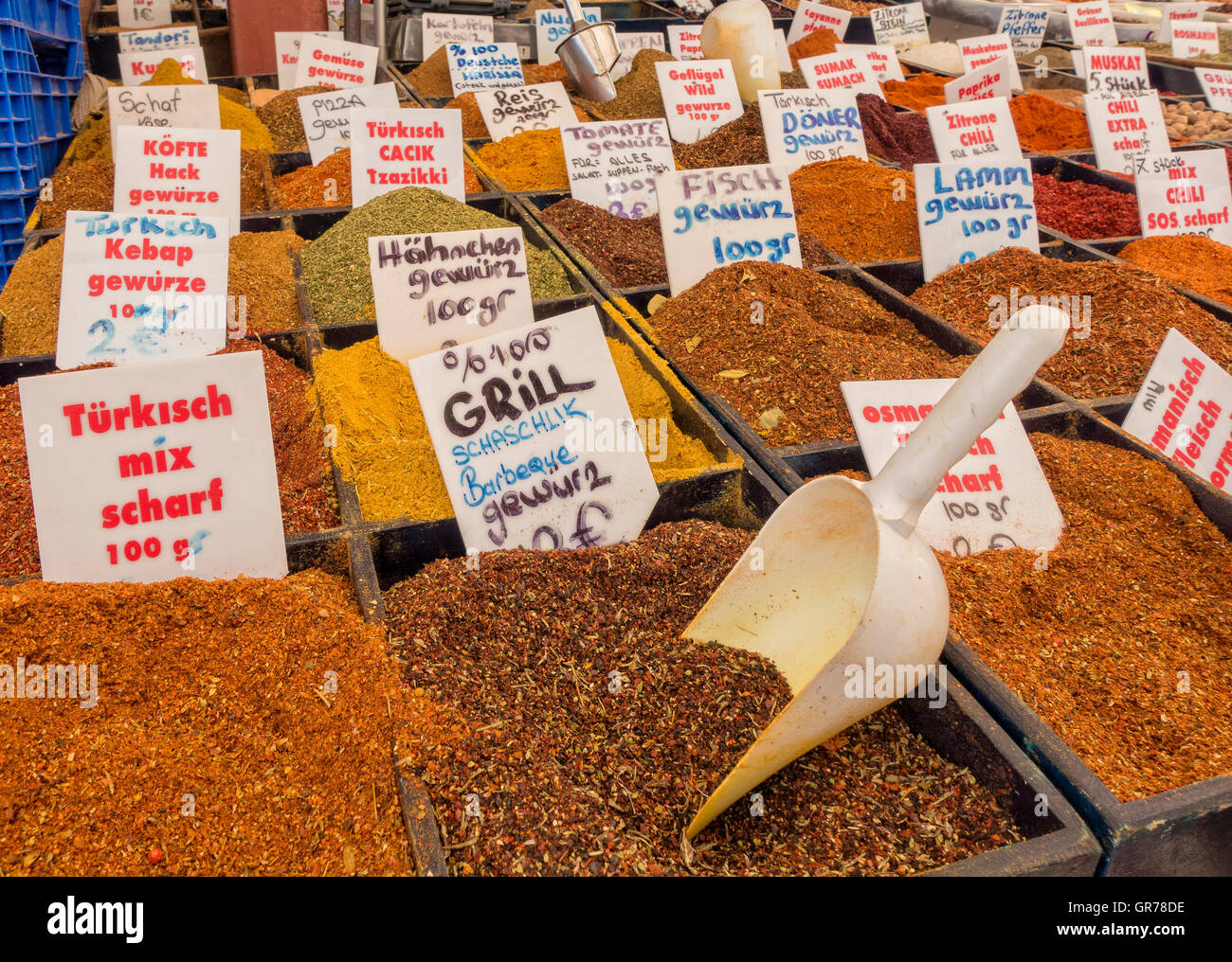 Gewürze auf dem Markt Stockfoto