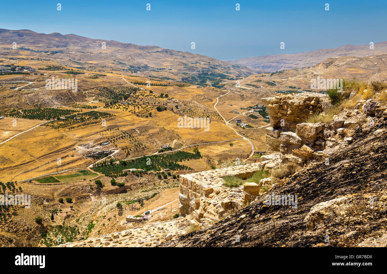 Jordanische Landschaft von Al-Karak aus gesehen Stockfoto