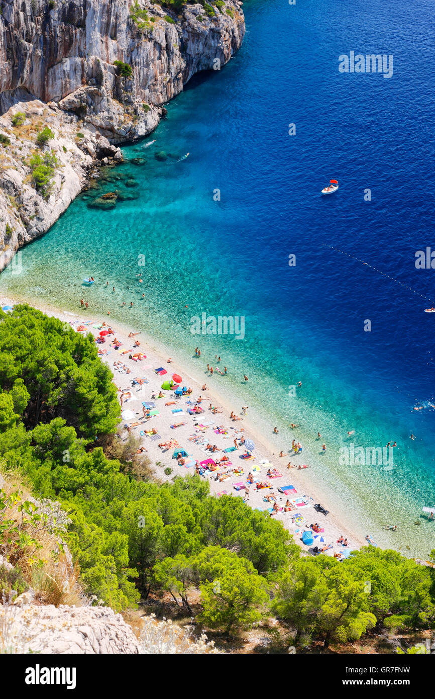Schöner Strand an der Makarska Riviera, Makarska in Dalmatien Stockfoto