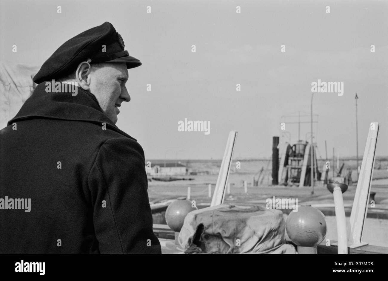 Tug Boat Captain 1965 Bw Stockfoto