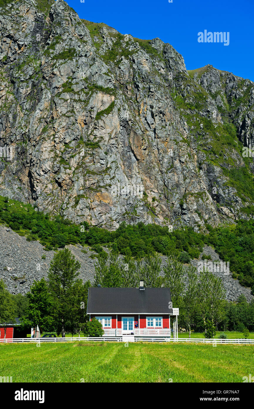Ferienhaus in der Nähe von Bud auf der Halbinsel Romsdal, mehr Og Romsdal, Norwegen Stockfoto
