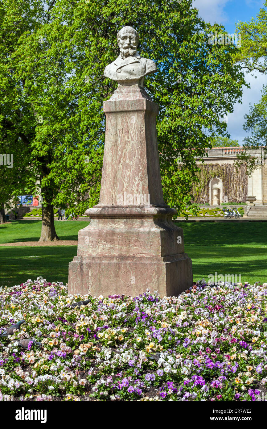 Statue des Künstlers Maxime Lalanne (1827-1886) im Jardin Botanique, öffentlichen Botanischer Garten, Bordeaux, Frankreich Stockfoto