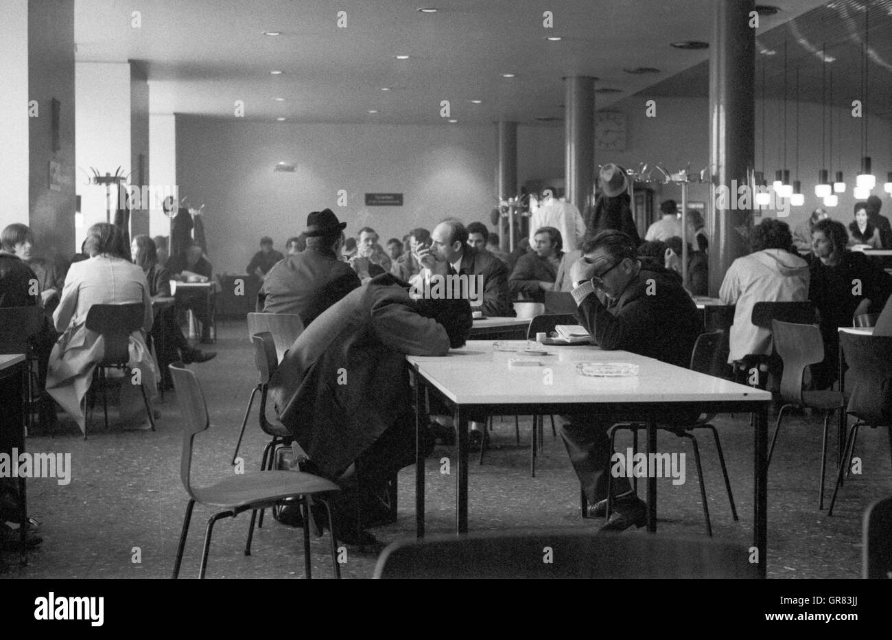 Train Station 1971 Bw Stockfoto