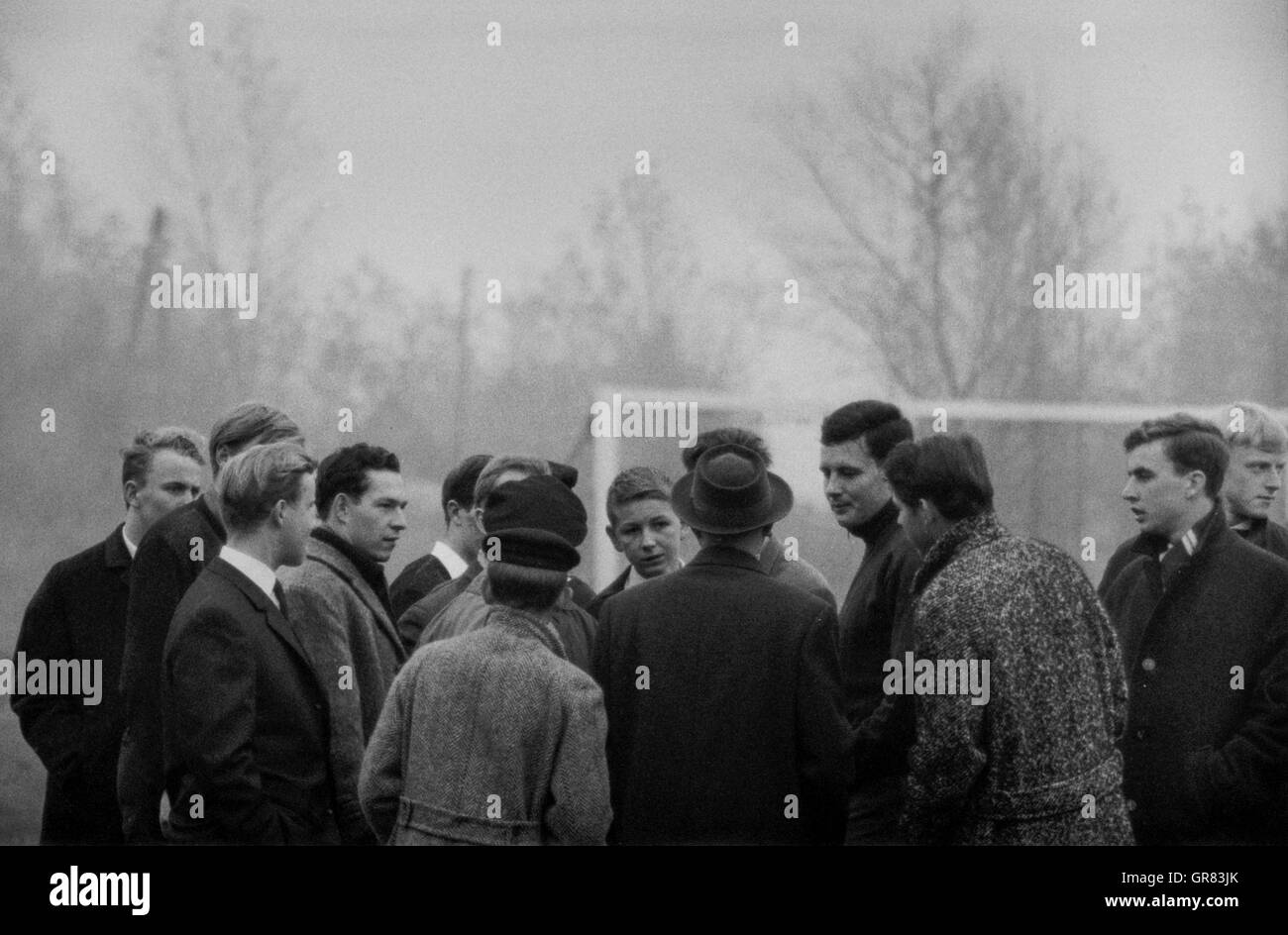 Fußball-Zuschauer 1964-Bw Stockfoto