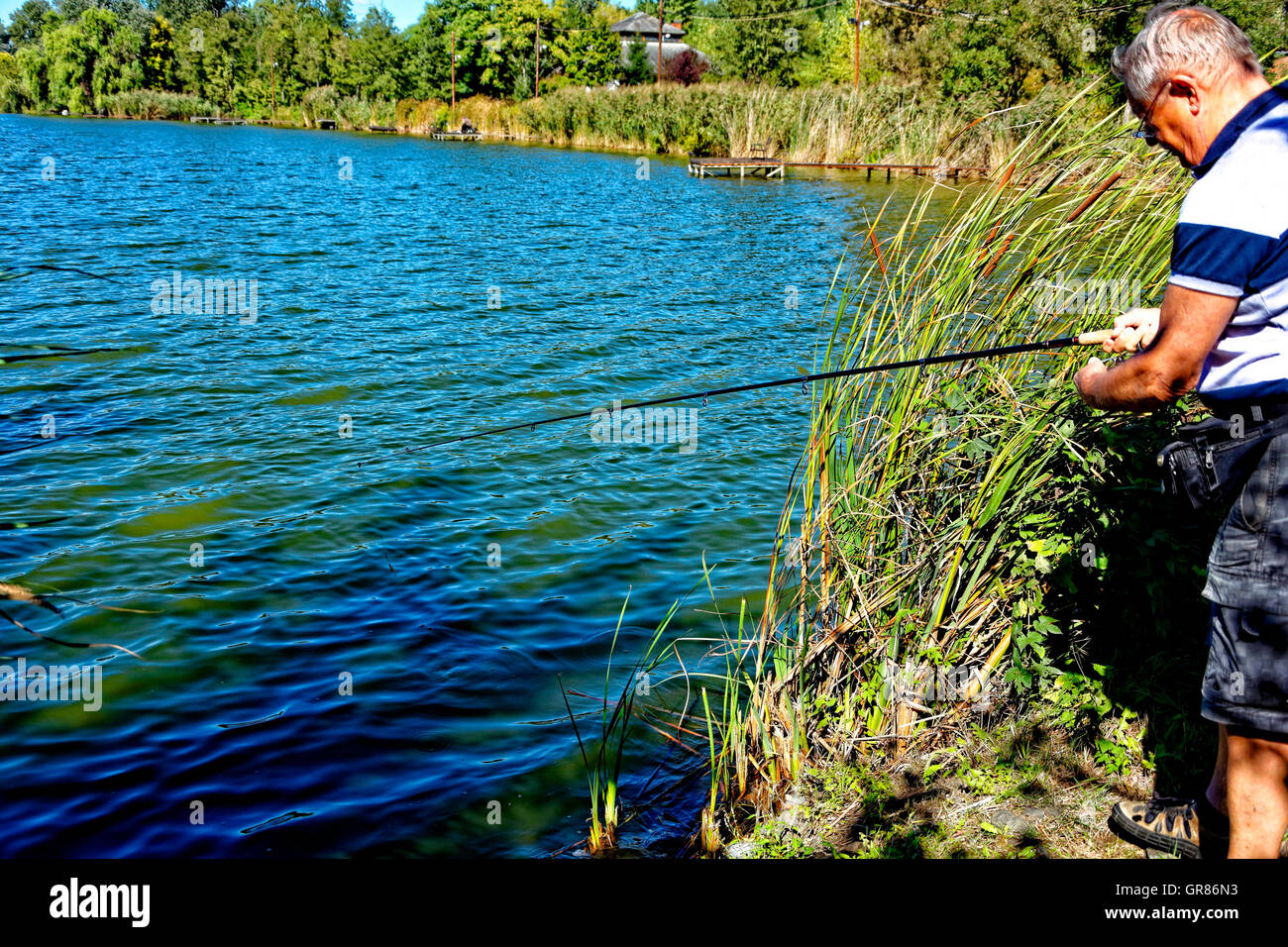 Angler in wasser -Fotos und -Bildmaterial in hoher Auflösung – Alamy