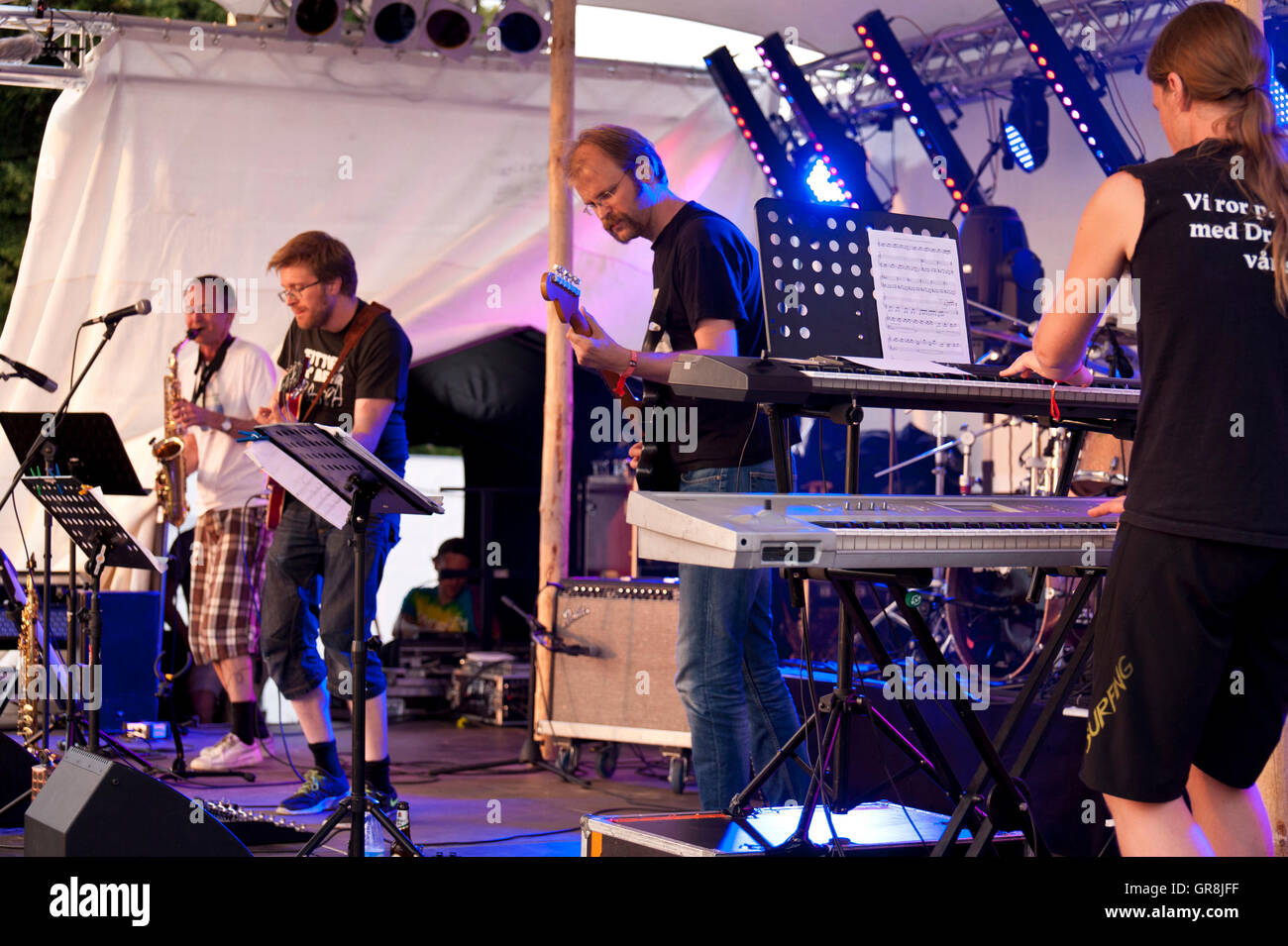 Norwegischen Progressive-Rock-Band Panzerpappa Leben in der 26. Zappanale In Bad Doberan, Deutschland, 17 Juli 2015. Stockfoto