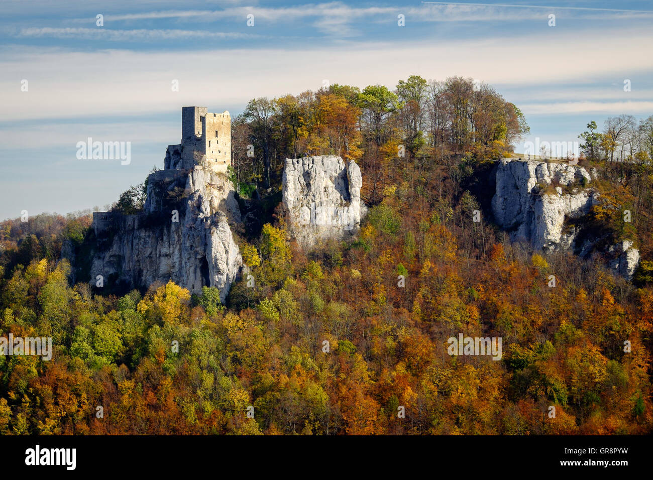 Burg Ruine Reussenstein im Herbst Stockfoto