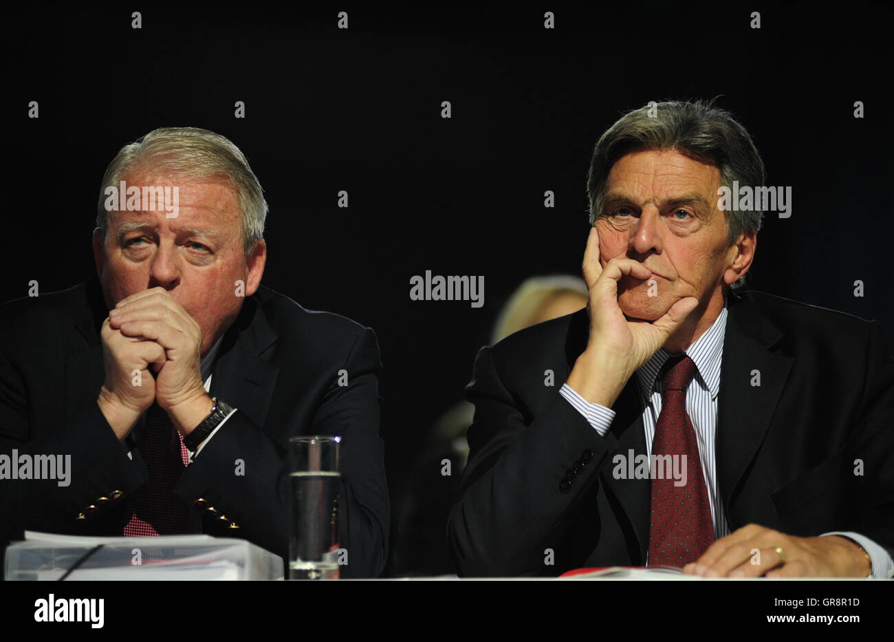 Bundeskongress der Sozialdemokratischen Partei In Wien Altkanzler Franz Vranitzky und ehemalige Bundeskanzler Viktor Klima Stockfoto
