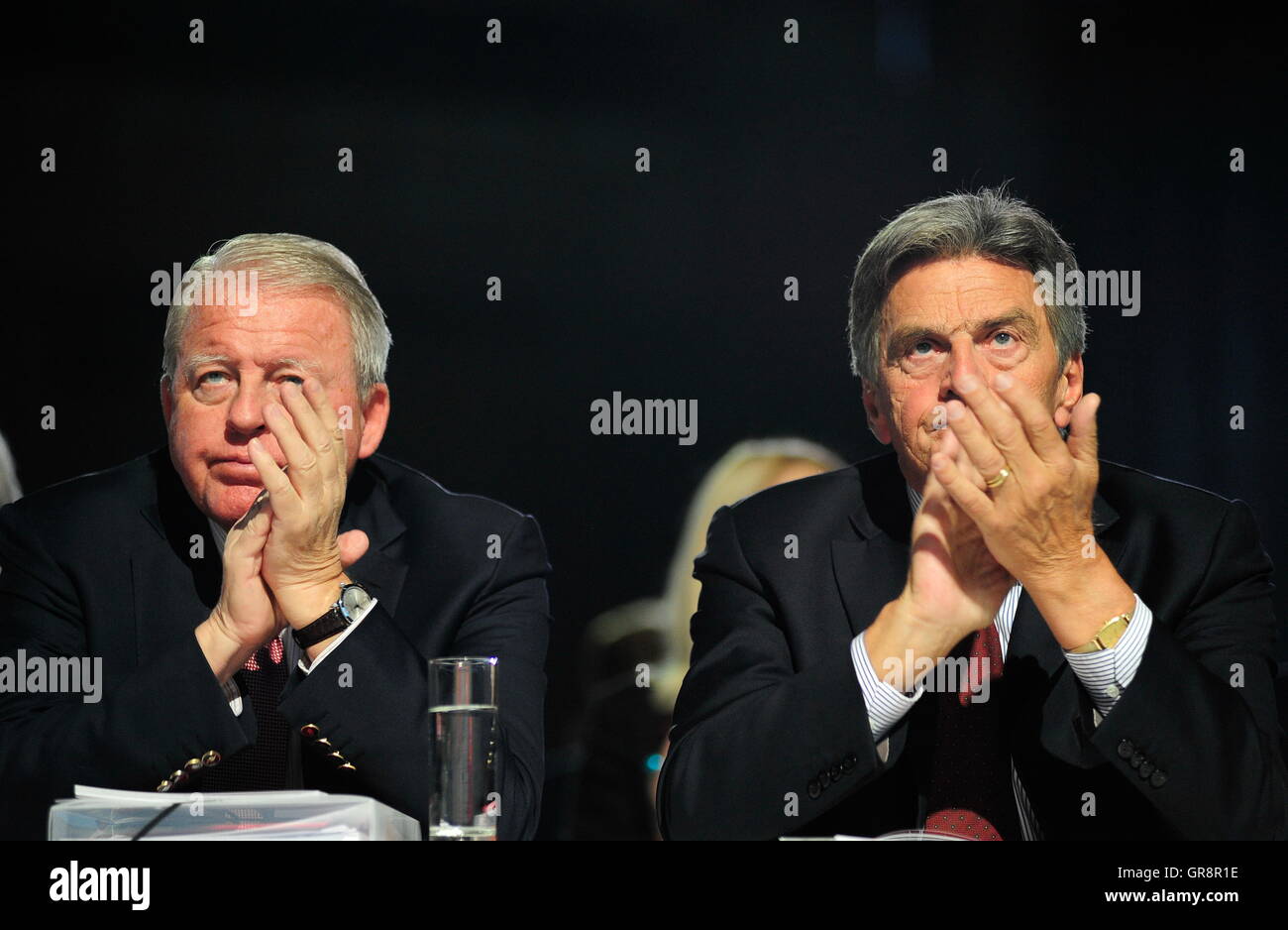 Bundeskongress der Sozialdemokratischen Partei In Wien Altkanzler Franz Vranitzky und ehemalige Bundeskanzler Viktor Klima Stockfoto