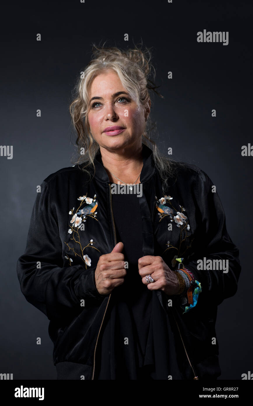 USamerikanischer Sänger, Gitarrist und TVModeratorin Brix SmithStart