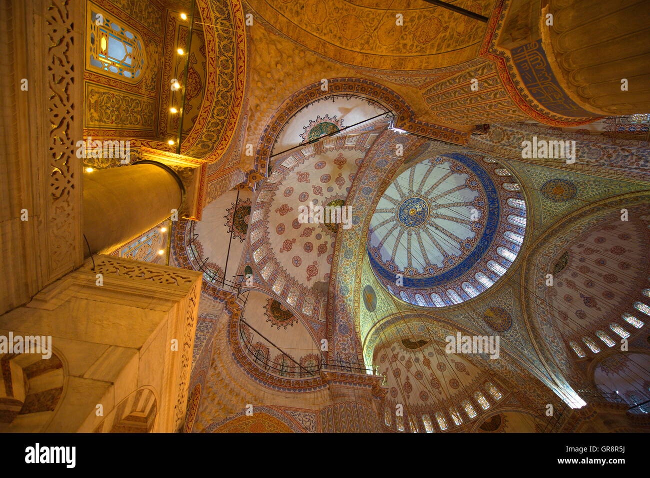 Istanbul-Sultan-Ahmed-Moschee-Interieur Stockfoto