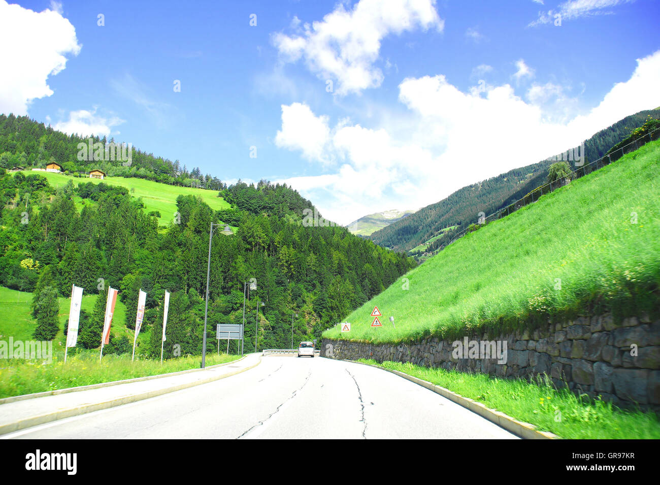 Jaufenpass-Straße bei St. Leonard im Passeiertal Stockfoto