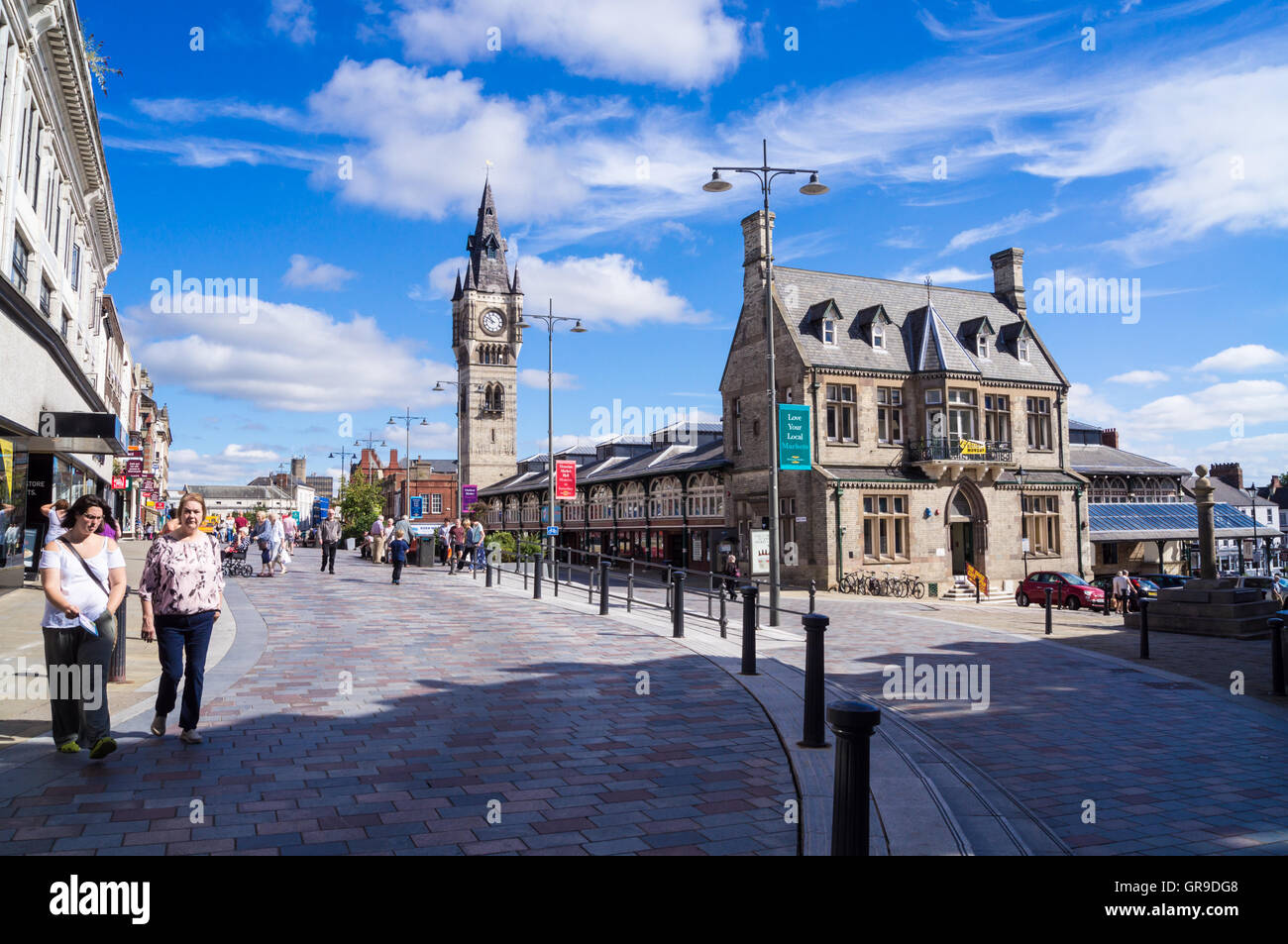 Art Deco Binns Kaufhaus, 1926 und Markthalle, 1863, Darlington, County Durham, England Stockfoto