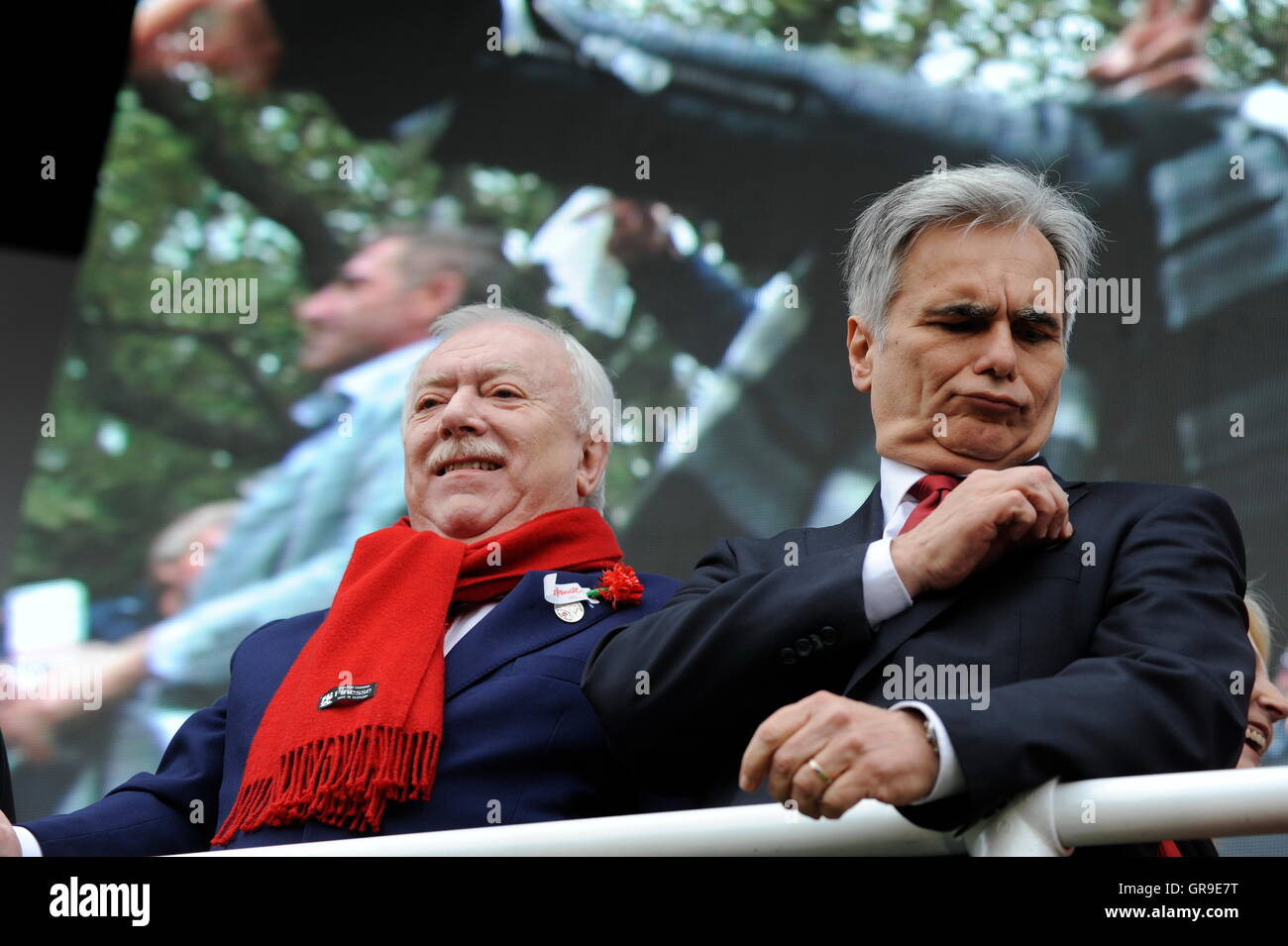 Bürgermeister Michael Häupl Vienna und der österreichische Bundeskanzler Werner Faymann Stockfoto