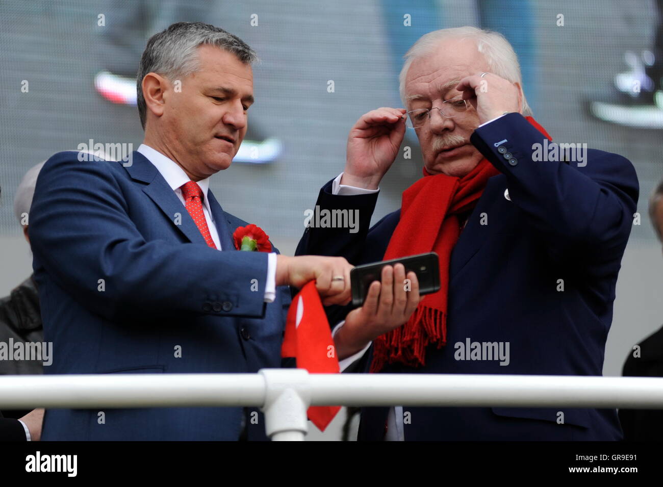 Vienna Spö Provincial Parteisekretär, Georg Niedermühlbichler und Bürgermeister Michael Häupl Stockfoto