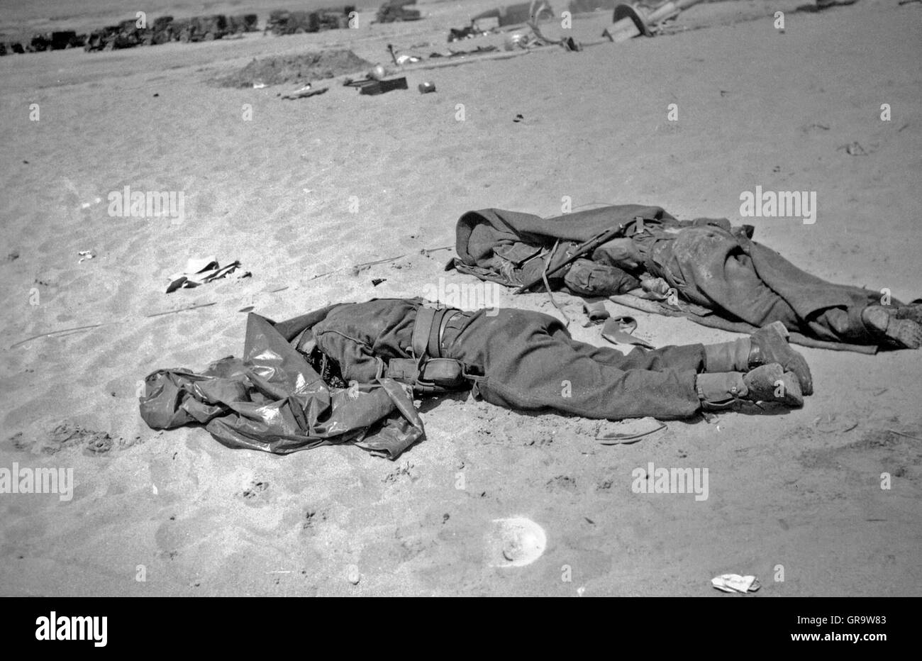 Tote Soldaten sind 1940 In Belgien unterwegs A Stockfoto