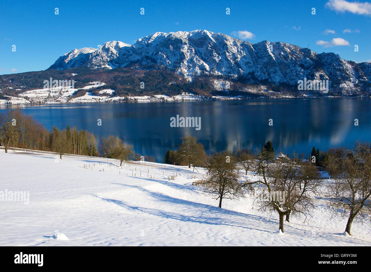 See und Schnee Stockfoto