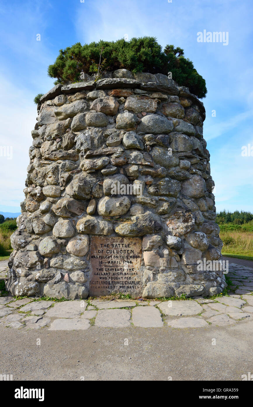 Memorial Cairn bei Culloden Schlachtfeld Culloden Moor, in der Nähe von Inverness, Highland, Schottland Stockfoto