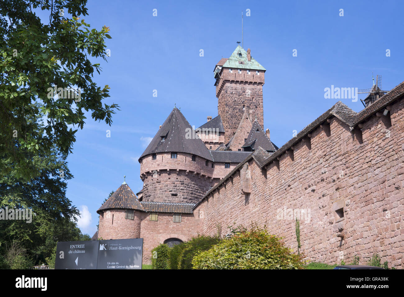 Haut Koenigsbourg Schloss, Elsass, Departement Bas-Rhin, Frankreich, Europa Stockfoto