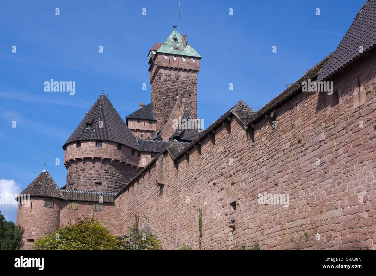 Haut Koenigsbourg Schloss, Elsass, Departement Bas-Rhin, Frankreich, Europa Stockfoto