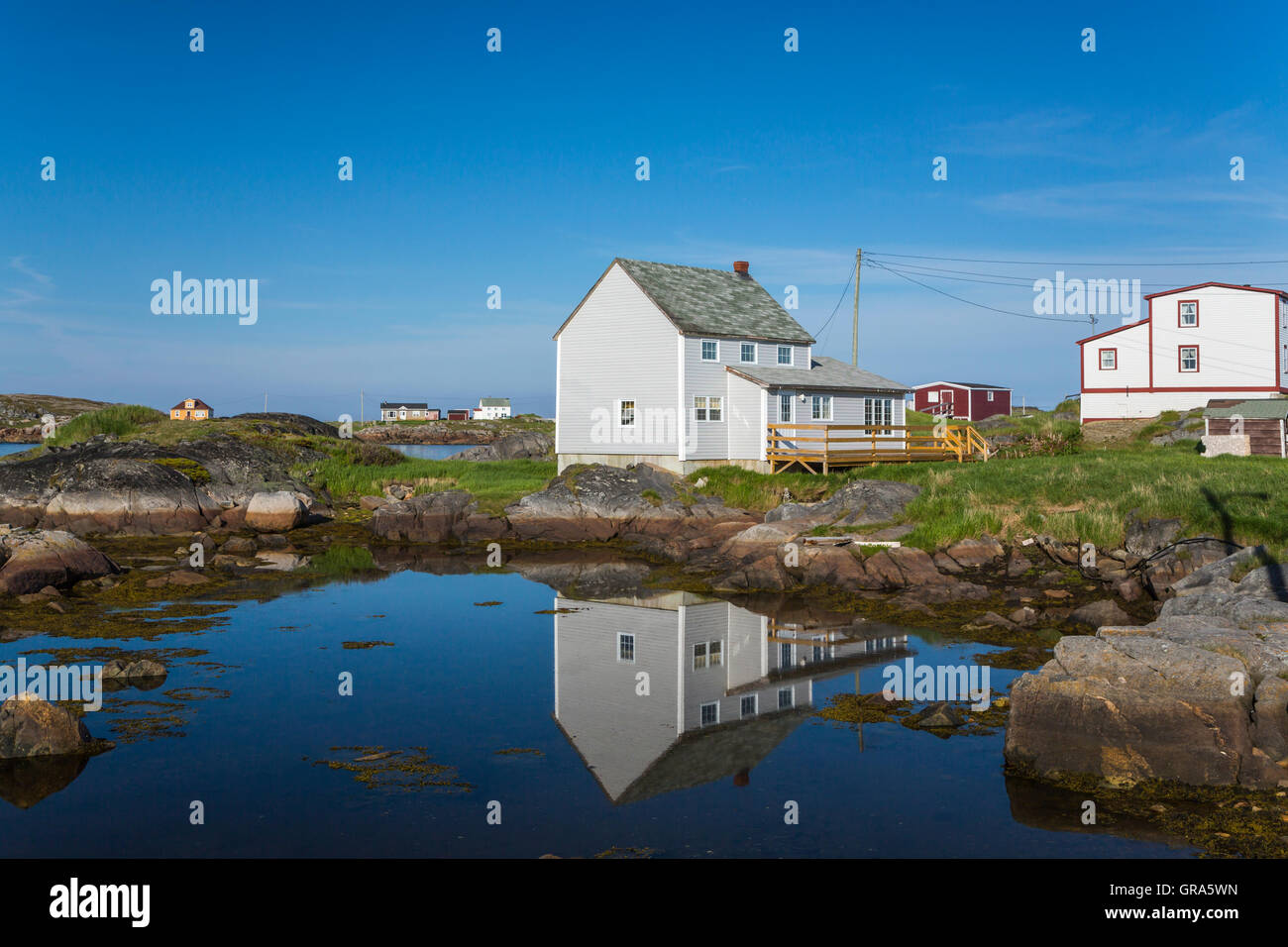 Saunière Häuser in Neigung, Fogo Island, Neufundland und Labrador, Kanada. Stockfoto