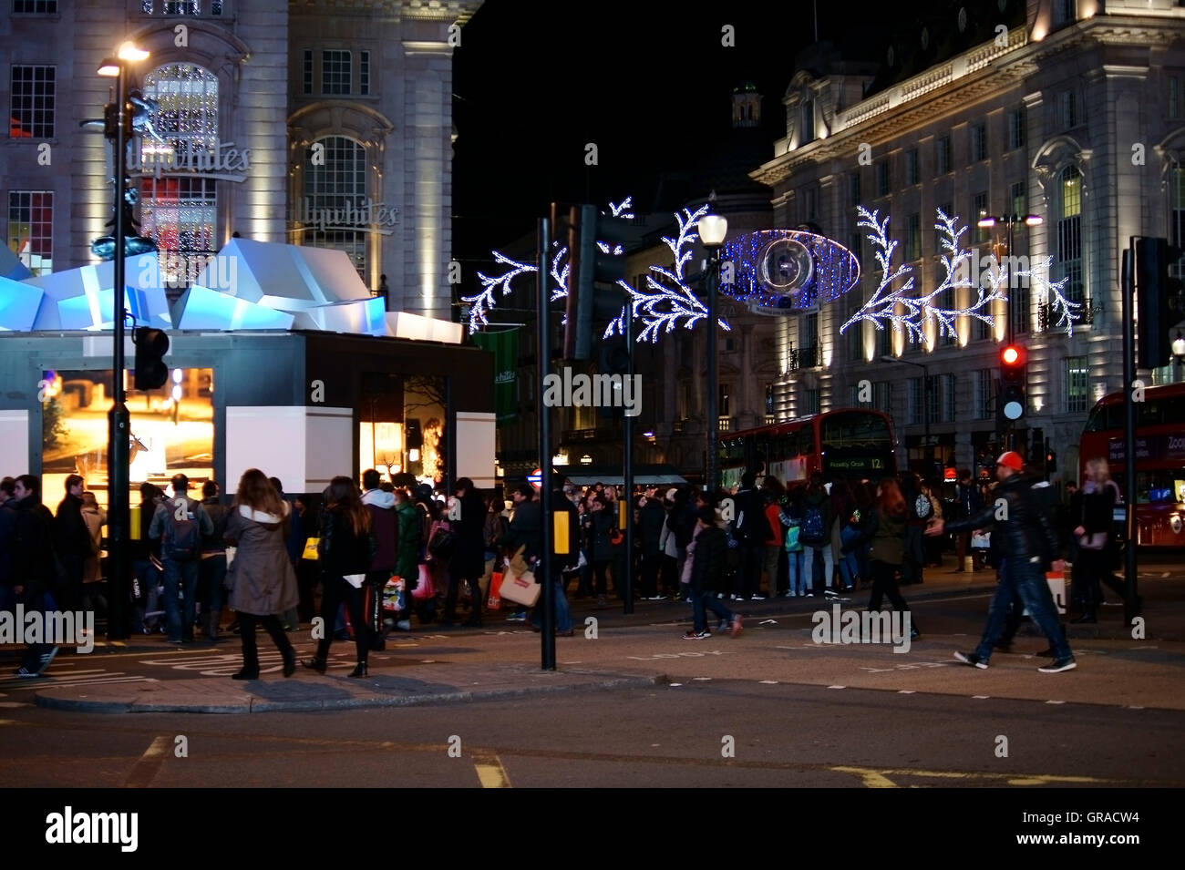 Menschenmassen am Piccadilly Circus Stockfoto