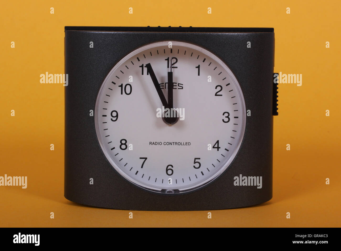 Morgen 7 Uhr Dreißig Uhr Wecken Deutsch erwachen -Fotos und -Bildmaterial in hoher Auflösung – Alamy