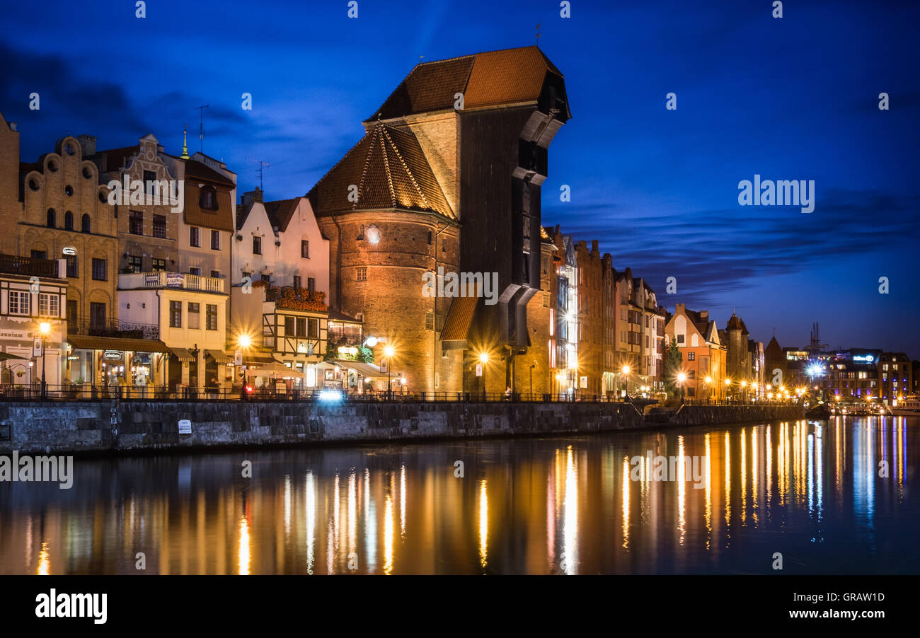 Der Kran im National Maritime Museum in der Altstadt, Danzig, Polen. Die Crance war einst der größte Hafenkran im mittelalterlichen Europa. Stockfoto
